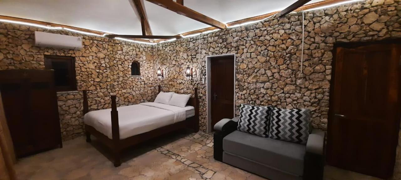 Edge Resort, Yogyakarta Парангтритис Екстериор снимка