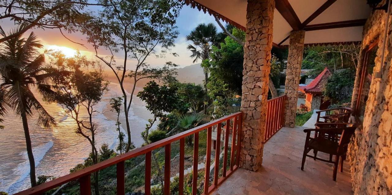 Edge Resort, Yogyakarta Парангтритис Екстериор снимка