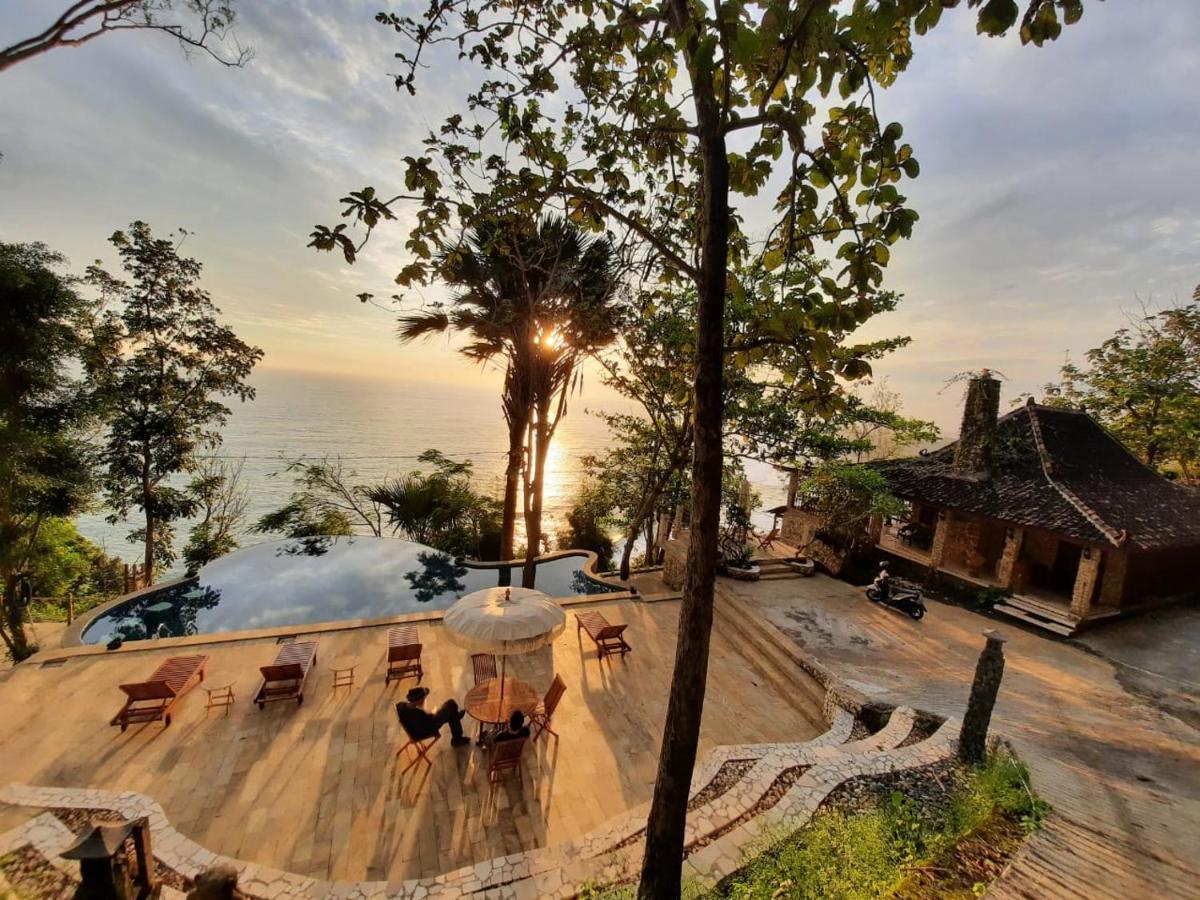 Edge Resort, Yogyakarta Парангтритис Екстериор снимка