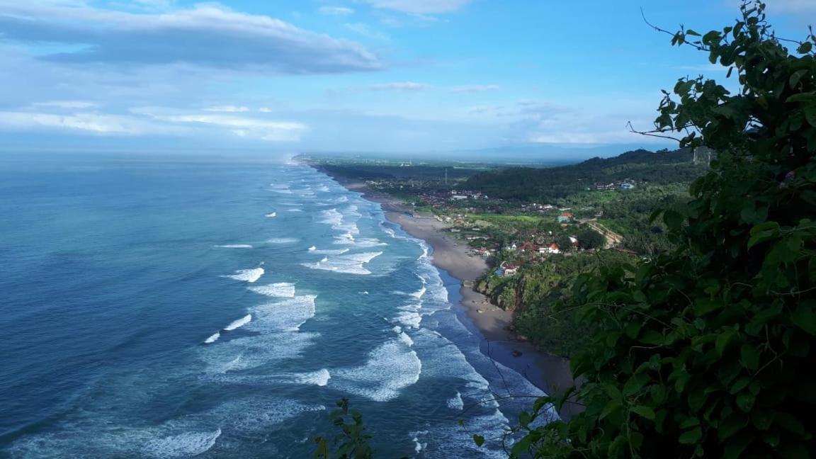 Edge Resort, Yogyakarta Парангтритис Екстериор снимка
