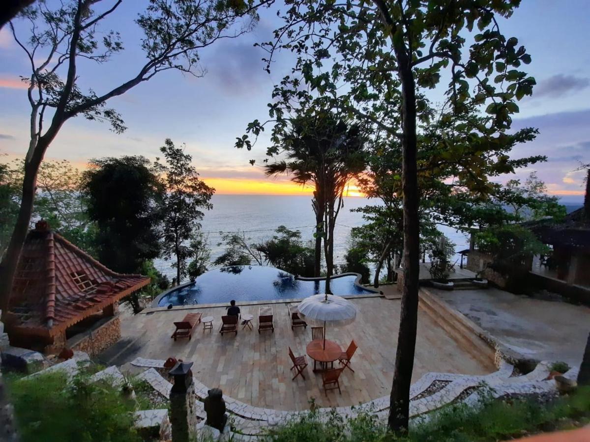 Edge Resort, Yogyakarta Парангтритис Екстериор снимка